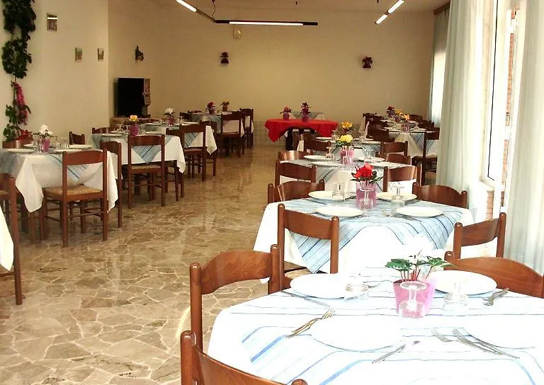 Hotel Dallas Riccione 0*,  Italia